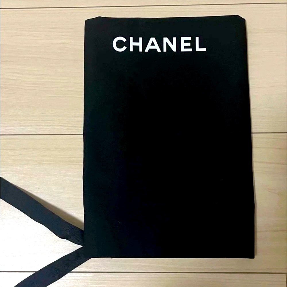 💎💎AUTHENTIC CHANEL Black Drawstring Bag⭐️💎 - Picture 3 of 6